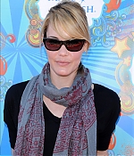Leslie Bibb Web