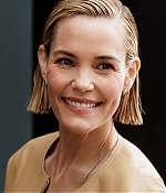 Leslie Bibb Web