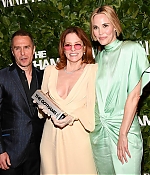 Leslie Bibb Web